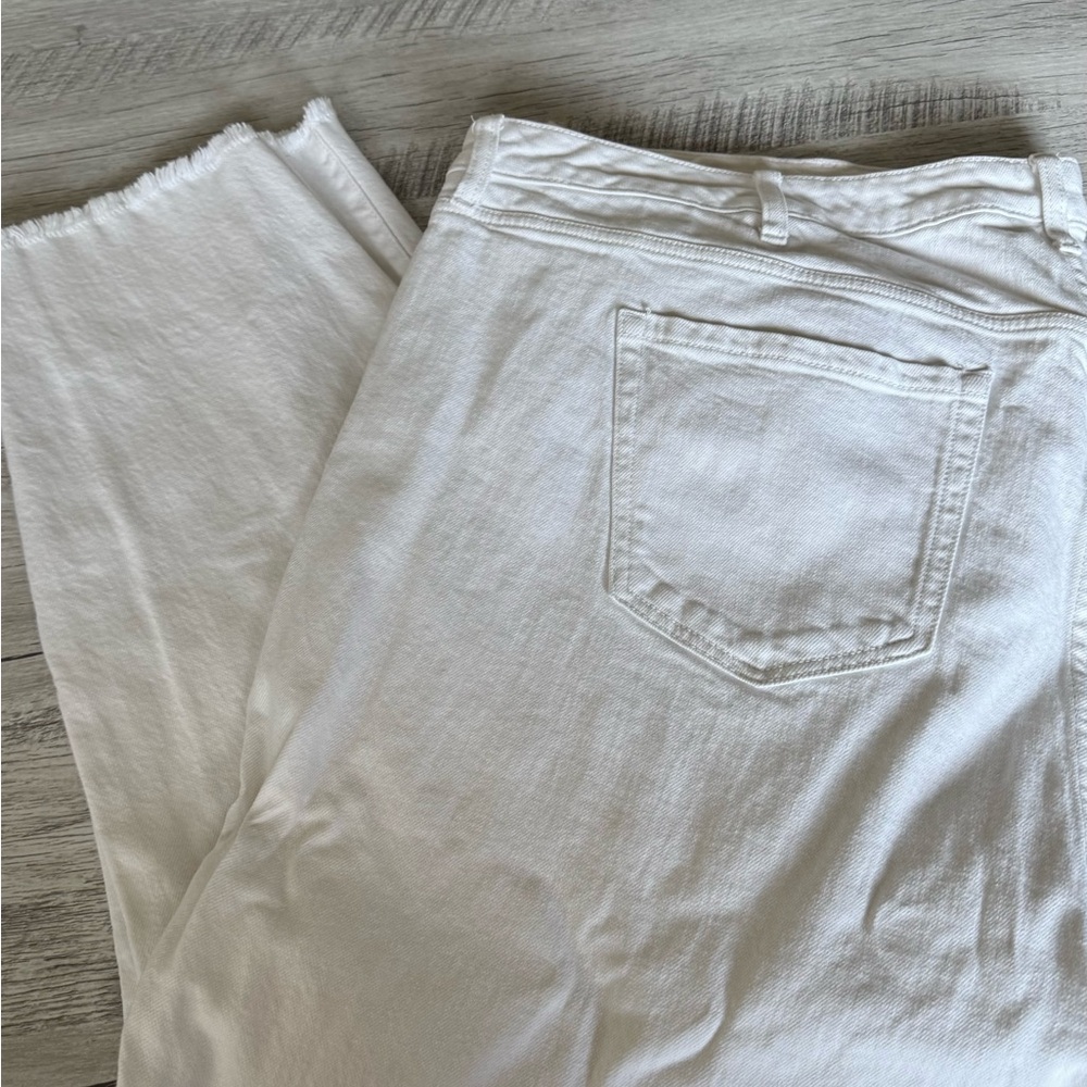 Torrid Women's Plus High Rise Straight White Jeans 26W Regular